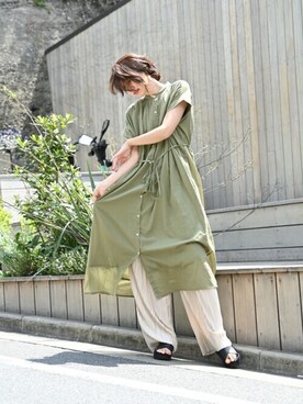 「NAVY（ネイビー）のアイテム（パンツ）」を使った、マックハウスZOZOスタイリスト レディースさん（レディース・163cm）の春コーディネート