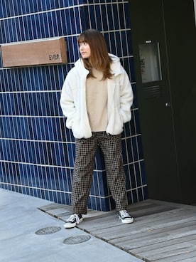 「NAVY（ネイビー）のアイテム（パンツ）」を使った、マックハウスZOZOスタイリスト レディースさん（レディース・163cm）の冬コーディネート