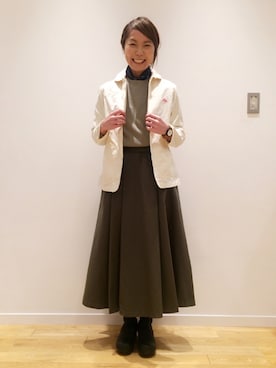 「白」｜「アイテム（カバーオール）」を使った、kitchen&garden新丸ビル店スタッフさん（レディース・160cm）の冬コーディネート