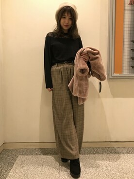 INGNI（イング）さんの「【CanCam12月号掲載商品】L85ノーカラーフェイクファーコート/レディース-2017AW-」を使ったコーディネート