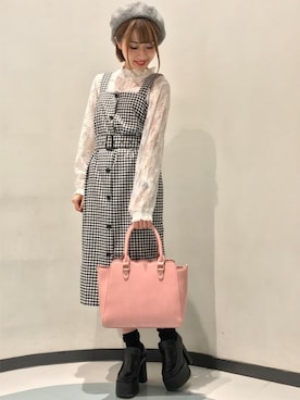 「スカラップ」｜「アイテム（ジャンパースカート）」を使った、INGNI（イング）さん（レディース・151cm）の冬コーディネート