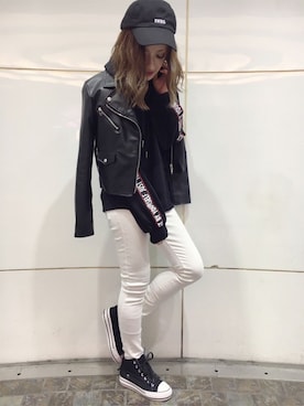 「肩掛け」｜「アイテム（ライダースジャケット）」を使った、INGNI（イング）さん（レディース・158cm）の春コーディネート