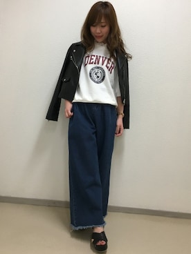 「肩掛け」｜「アイテム（ライダースジャケット）」を使った、INGNI（イング）さん（レディース・155cm）の春コーディネート
