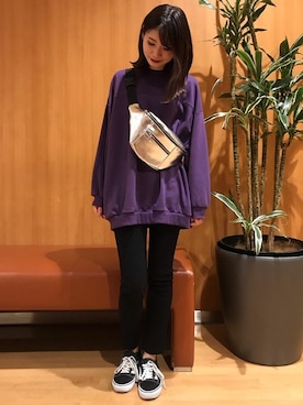 「アイテム（ボディバッグ/ウエストポーチ、シルバー系）」を使った、INGNI（イング）さん（レディース・157cm）の春コーディネート