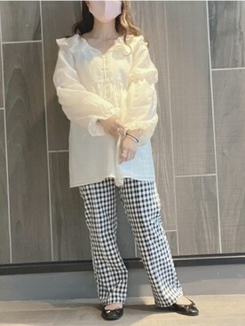 「Allamanda（アラマンダ）のアイテム（パンツ）」を使った、INGNI（イング）さん（レディース・151cm）の春コーディネート