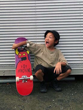 「devirock（デビロック）のアイテム（チノパンツ）」を使った、llittlemonさん（キッズ・123cm）の秋コーディネート