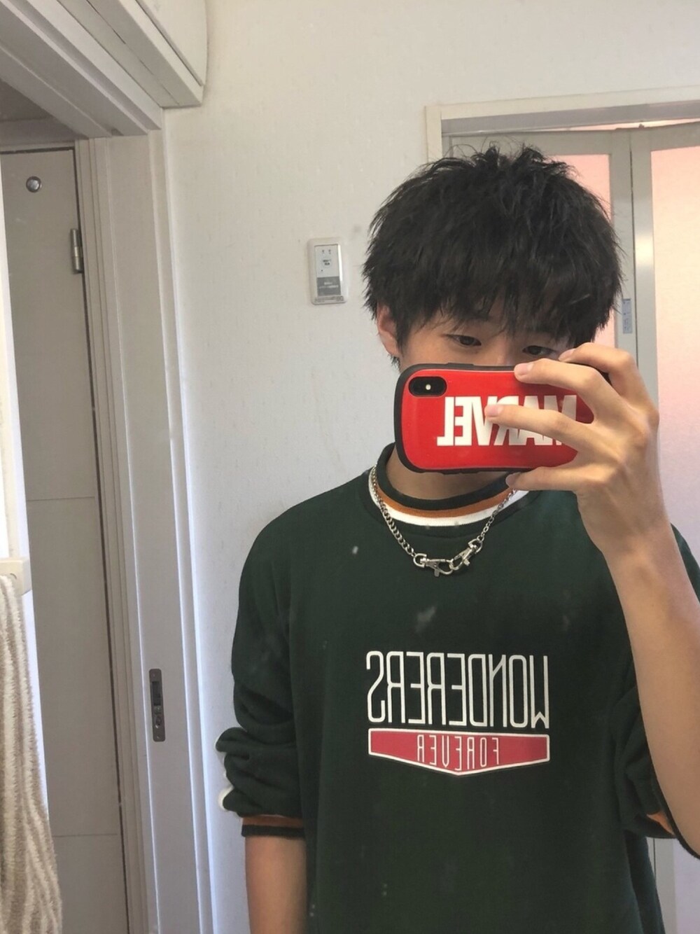 「NOBLE PRODUCTのアイテム（トップス、グリーン系）」を使った、たにさん（メンズ・173cm）の春コーディネートの1枚目の写真