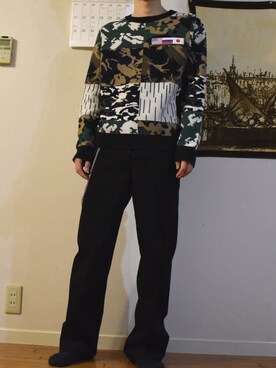 「PRADA（プラダ）のアイテム（スラックス）」を使った、기시 거지さん（メンズ・170cm）の秋コーディネート