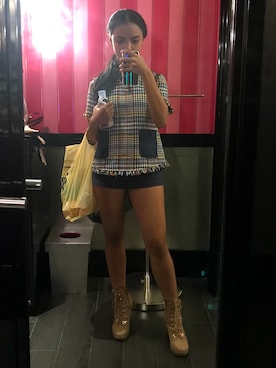 「Guess（ゲス）のアイテム（ブーツ）」を使った、Renitha さん（レディース・150cm）の春コーディネート