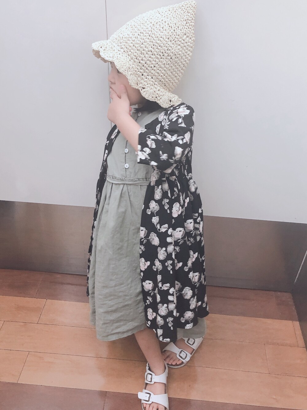 「夏コーデ、kids、おんなのこ、おしゃれさんと繋がりたい、キッズコーデ、kidsfashion、ワンピース、ナチュラル、おんなのこコーデ」｜「Right-onのアイテム（ワンピース、ブラック系）」を使った、まふかさん（キッズ・100cm）の夏コーディネートの1枚目の写真