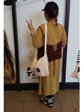 「ニコアンド」｜「アイテム（キャミソール）」を使った、くみさん（レディース・158cm）の秋コーディネート