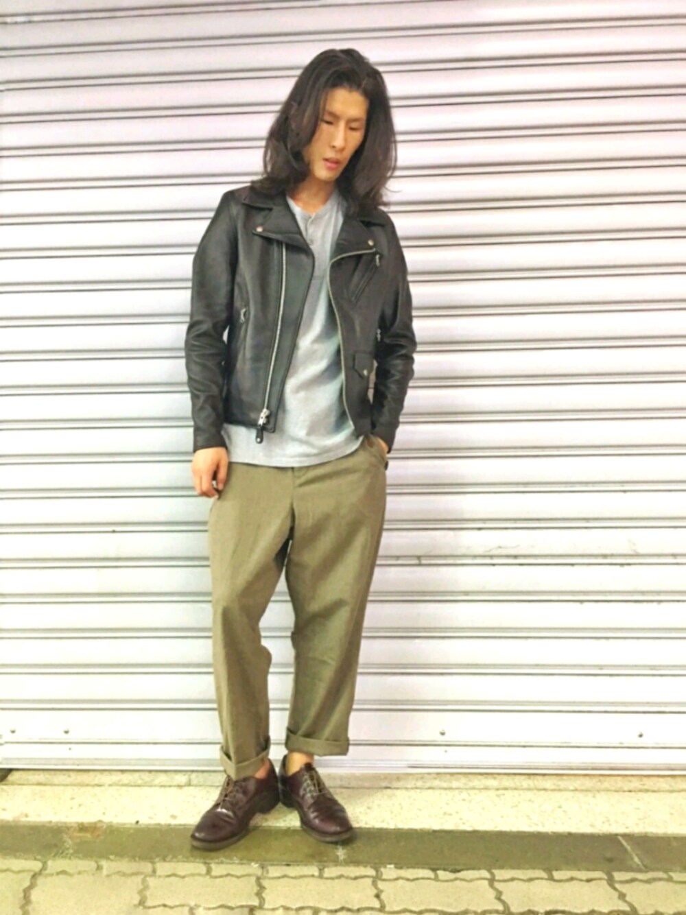 「休日スタイル、オトナカジュアル、秋コーデ、ootd、SCHOTT、uncut bound、ライダース、革靴、革ジャン、ワンスター」｜「Uncut BoundのPROSPECTIVE(プロスフェクティブ)  別注ﾍﾝﾘｰﾈｯｸｶｯﾄｿｰ（Tシャツ/カットソー、グレー系）」を使った、SASAMURAさん（メンズ・175cm）の夏コーディネートの1枚目の写真