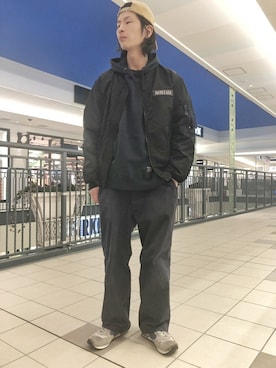 「ネイビーコーデ」｜「アイテム（MA-1）」を使った、SASAMURAさん（メンズ・175cm）の春コーディネート