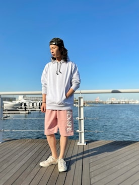 「海」｜「アイテム（スウェットパンツ）」を使った、SASAMURAさん（メンズ・175cm）の春コーディネート