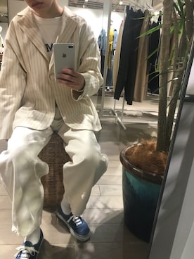 「ホワイトパンツ」｜「アイテム（スニーカー）」を使った、nanakimuraさん（レディース・155cm）の春コーディネート