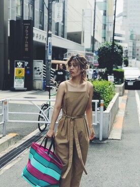 「アイテム（つなぎ/オールインワン、ベージュ系）」を使った、nanakimuraさん（レディース・155cm）の春コーディネート