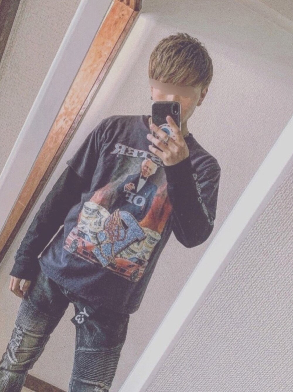 「おしゃれさんと繋がりたい、はるコーデ、ストリート、いいね、save、フォローお願いします🤑、いいね返し、古着、KAPPA、しまむら、相互フォロー、Y-3」｜「Kappaのアイテム（Tシャツ/カットソー、ブラック系）」を使った、鮫ハダさん（メンズ・170cm）の春コーディネートの1枚目の写真