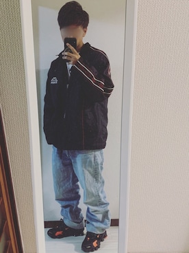 「リーバイス」｜「アイテム（ナイロンジャケット）」を使った、鮫ハダさん（メンズ・168cm）の春コーディネート