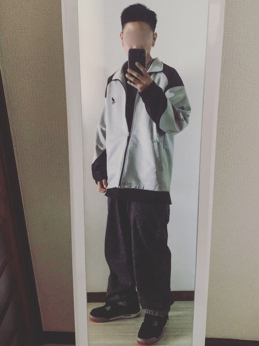 「おしゃれさんと繋がりたい、秋のマイ旬スタイル、相互フォロー、KANGOL、ジャージ、トラックジャケット、リーバイス、シルバータブ、silver tab、AJ4」｜「KANGOLのアイテム（ジャケット/アウター、グレー系）」を使った、鮫ハダさん（メンズ・168cm）の秋コーディネートの1枚目の写真