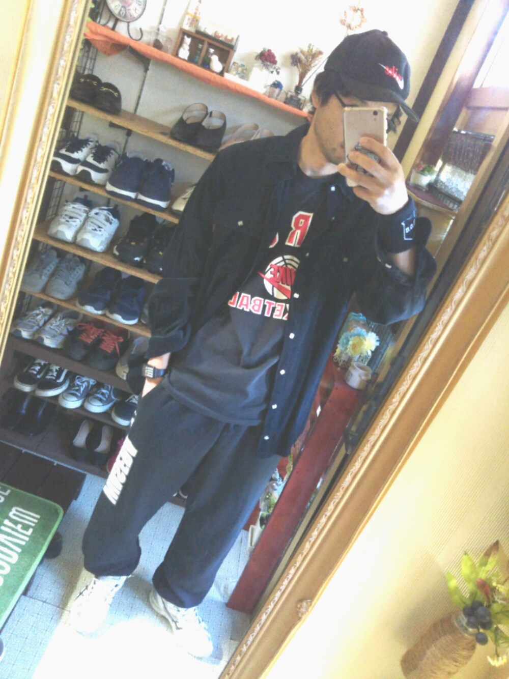 「やっぱりストリートが好き、スポーツミックス、ﾊﾞｯｼｭ、asics、ナイキ、bobson、ｹﾞﾙﾌｰﾌﾟ、gelhoop」｜「NIKEのアイテム（キャップ、ブラック系）」を使った、Akiさん（メンズ・176cm）の秋コーディネートの1枚目の写真