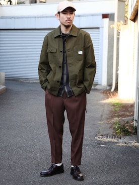 「アイテム（カバーオール、グリーン系）」を使った、飯島葵さん（メンズ・176cm）の冬コーディネート