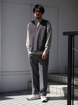 「MR.OLIVE（ミスターオリーブ）のアイテム（ベスト）」を使った、飯島葵さん（メンズ・176cm）の春コーディネート