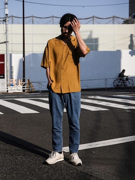 「テーパードデニム」｜飯島葵さん（メンズ・176cm）の春コーディネート