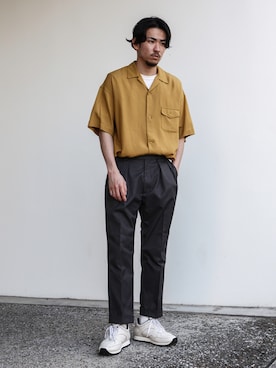 「アイテム（シャツ/ブラウス、イエロー系）」を使った、飯島葵さん（メンズ・176cm）の春コーディネート