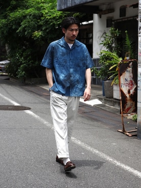 「ホワイトパンツ」｜「アイテム（スラックス）」を使った、飯島葵さん（メンズ・176cm）の夏コーディネート