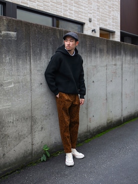 「アイテム（パンツ、イエロー系）」を使った、飯島葵さん（メンズ・176cm）の秋コーディネート