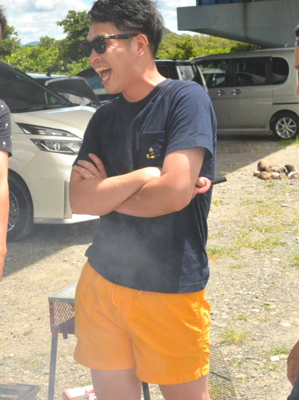 「夏、夏コーデ、ラフ、半袖短パン、プチプラ、レイバン、ユニクロ、H&M、Tシャツ、ショートパンツ」｜「Ray-BanのRay-Ban ORIGINAL WAYFARER CLASSIC RB2140F52902（サングラス、ブラウン系）」を使った、しんちゃんさん（メンズ・173cm）の夏コーディネートの1枚目の写真