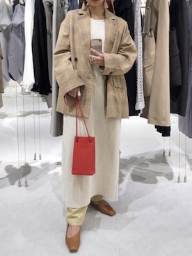 「Uhr（ウーア）のアイテム」を使った、Izumi Kahoさん（レディース・162cm）の春コーディネート