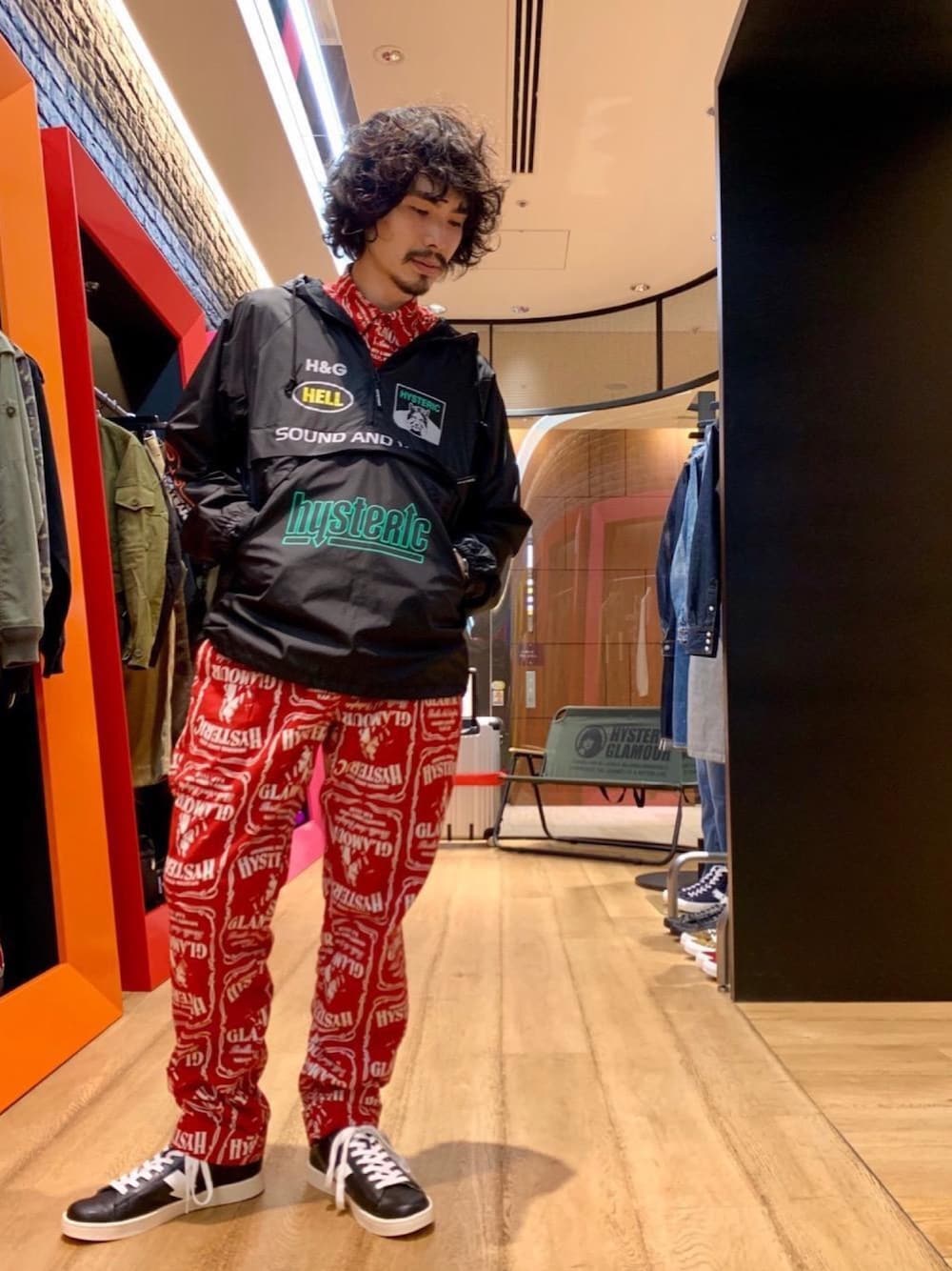 ★ヒステリックグラマー★FANTASTIC柄★テーパードパンツ★L★22ss★ スクラッチフレアデニムパンツ（デニムパンツ）｜HYSTERIC