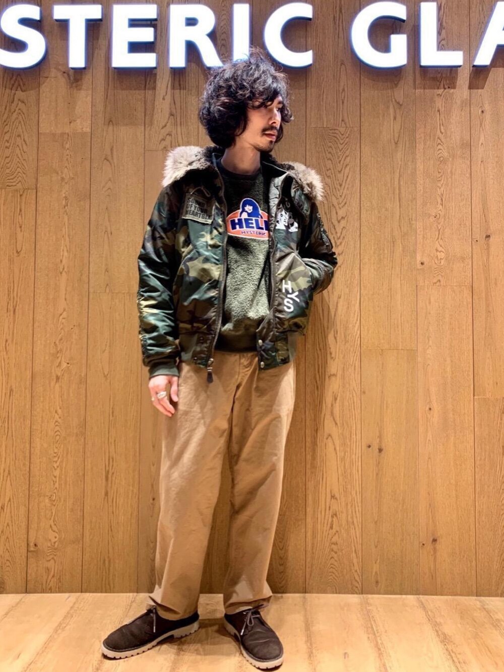 「スウェット、N-2B、冬コーデ、Hysteric Glamour、ペインターパンツ、プリマロフト、ヒステリックグラマー、ミリタリーコーデ、polartec、アメカジコーデ」｜「HYSTERIC GLAMOURのペインターパンツ（その他パンツ、ベージュ系）」を使った、ikechanさん（メンズ・171cm）の冬コーディネートの1枚目の写真