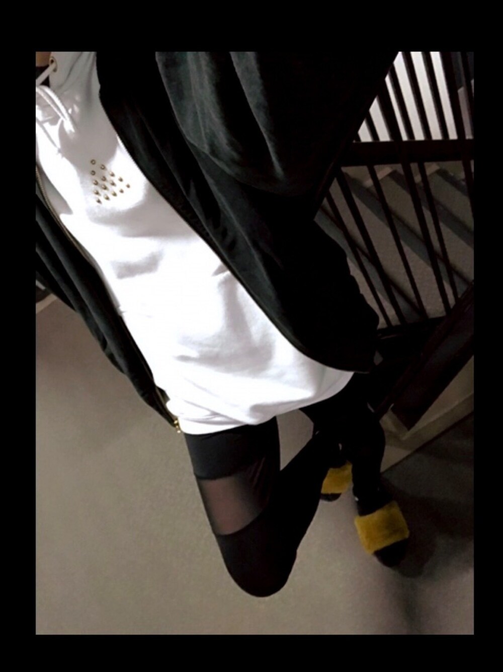 「おしゃれさんと繋がりたい、春コーデ、シースルー、ラフ、ビッグシルエット、オーバーサイズ、FIG&VIPER、WHO’S WHO gallery」｜「FIG&VIPERのビッグフーディ（パーカー、ホワイト系）」を使った、Yukiさん（レディース・164cm）の春コーディネートの1枚目の写真