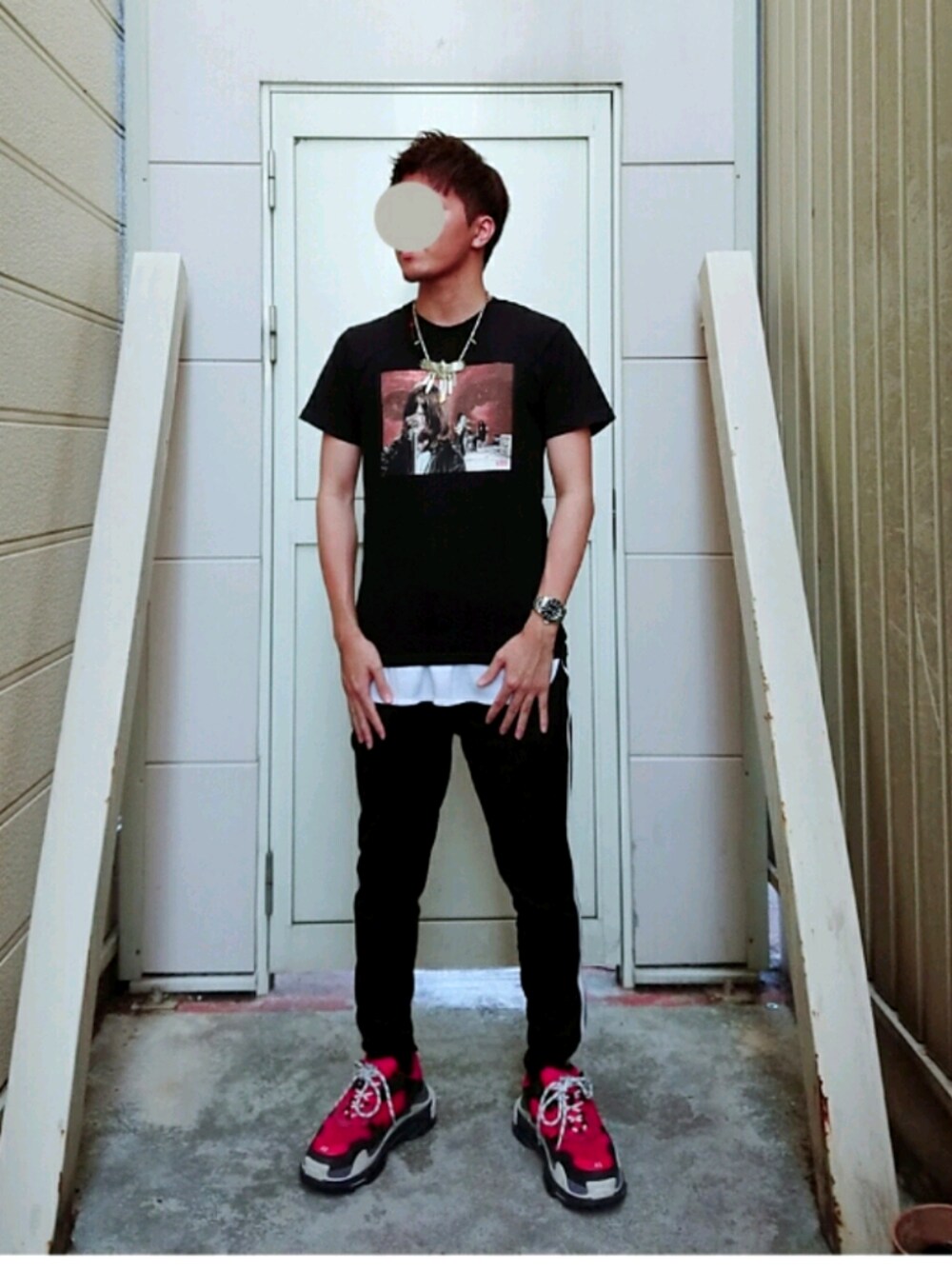 「おしゃれさんと繋がりたい、Tシャツ、暑い、ラインパンツ、ゴローズ、ロレックス、ラフ、シンプル、モノトーン、古着MIX」｜「Supreme のアイテム（Tシャツ/カットソー、ブラック系）」を使った、k,kenさんさん（メンズ・173cm）の夏コーディネートの1枚目の写真