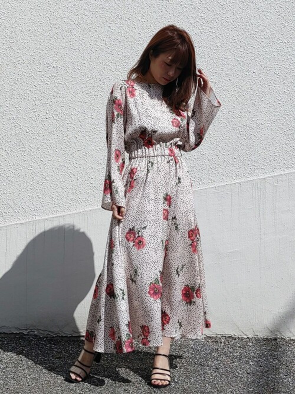 「カシュクール、ワンピース、バックリボン、ドット柄、サンダル、春コーデ、花柄ワンピース、ドロシーズ(DRWCYS)、DRWCYS」｜「DRWCYSのドットフラワーワンピース（ワンピース、ベージュ系）」を使った、MIDORIさん（レディース・155cm）の春コーディネートの1枚目の写真