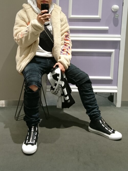 いっち Diesel 浦和パルコ Dieselのボディバッグ ウエストポーチを使ったコーディネート Wear