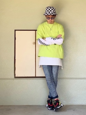 「袖プリント」｜「アイテム（デニムパンツ）」を使った、サマルさん（メンズ・175cm）の春コーディネート