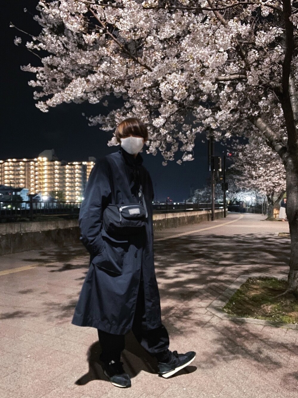 「プラスJ、+j、allblacks」｜「MYSTERY RANCHのアイテム（ボディバッグ/ウエストポーチ、ブラック系）」を使った、takahiroさん（メンズ・177cm）の春コーディネートの1枚目の写真