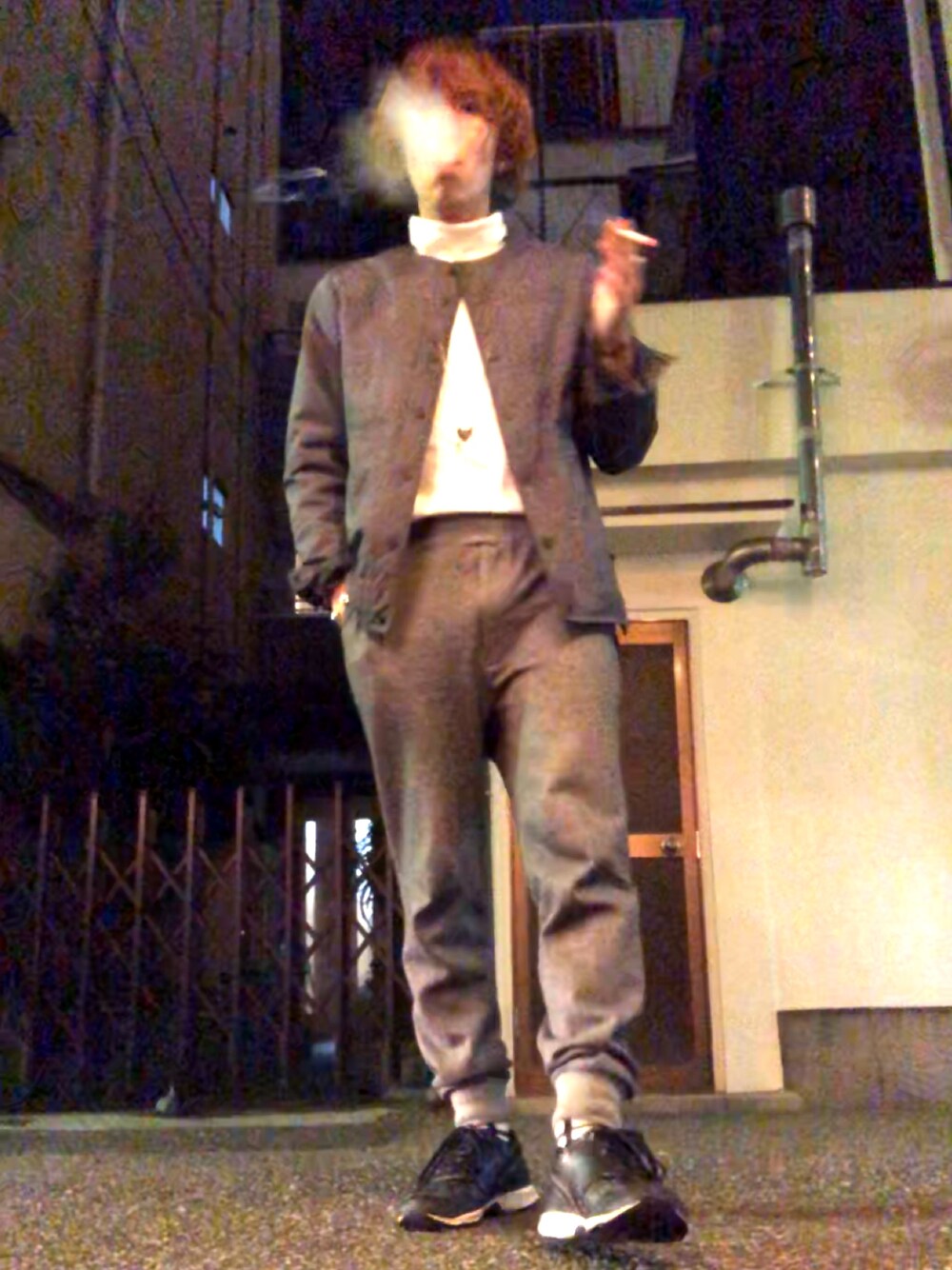 「大人カジュアル、おしゃれさんと繋がりたい、冬コーデ、シンプル、GU、ストリート、ダウンジャケット」｜「GUのアイテム（ニット/セーター、ホワイト系）」を使った、じょりたんさん（メンズ・168cm）の冬コーディネートの1枚目の写真