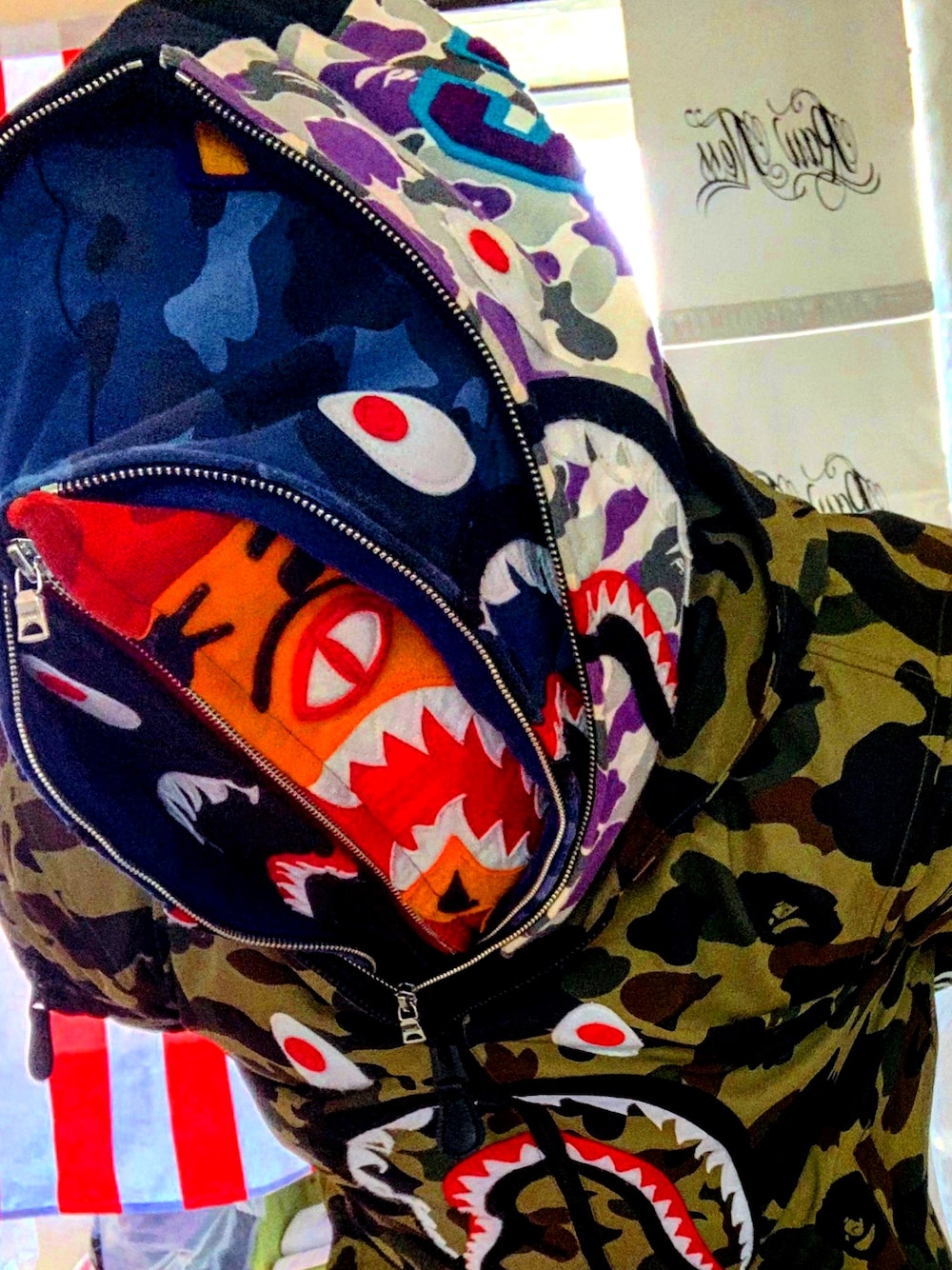 「Bape、osaka、kyoto、seoul、korean、HIPHOP、swag」｜「BAPESTAのアイテム（パーカー、その他）」を使った、RawnessJinhoLeeさん（メンズ・181cm）の夏コーディネートの1枚目の写真