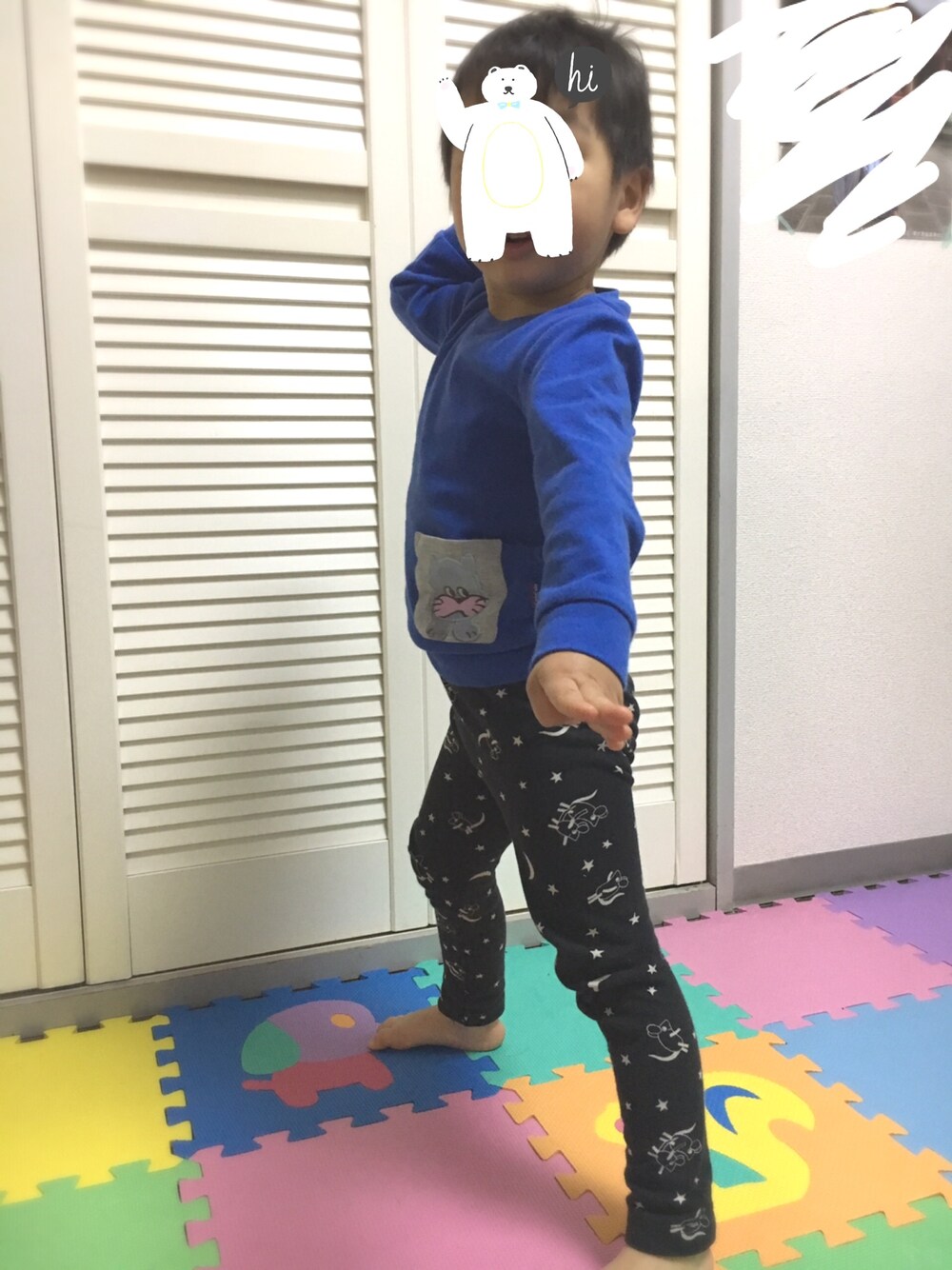「codycoby、キッズファッション、UNIQLO、男の子、ネコ、ねずみ」｜「codycobyのアイテム（Tシャツ/カットソー、ブルー系）」を使った、hacchanさん（キッズ・90cm）の冬コーディネートの1枚目の写真