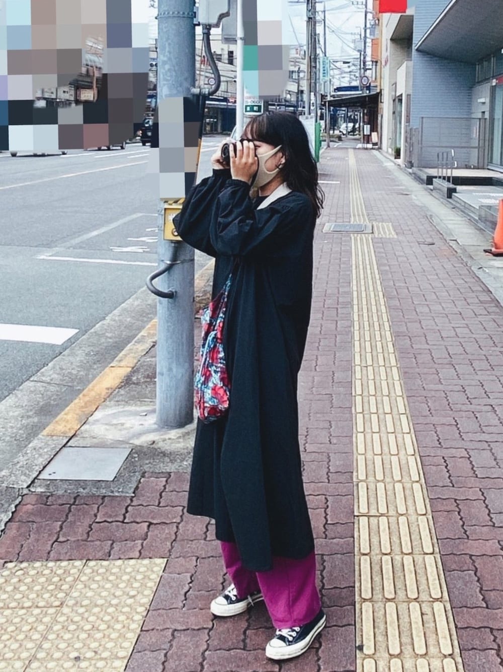 「袖ボリューム、ワンピース、ciaopanic、black、巾着バッグ、CT70s、GU、おしゃれさんと繋がりたい、カラーパンツ、旅行」｜「CIAOPANIC TYPYのアイテム（ワンピース/ドレス、ブラック系）」を使った、優さん（レディース・160cm）の秋コーディネートの1枚目の写真