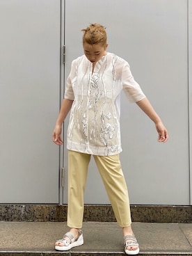 「アイテム（パンツ、イエロー系）」を使った、AYAKA_OBARAさん（レディース・165cm）の夏コーディネート