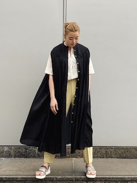 「アイテム（パンツ、イエロー系）」を使った、AYAKA_OBARAさん（レディース・165cm）の夏コーディネート