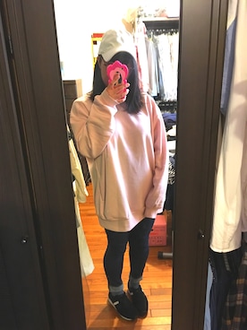 「白キャップ」｜「アイテム（スウェット）」を使った、이즈미♡さん（レディース・158cm）の冬コーディネート