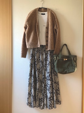 「coca（coca）（コカ）のふんわり起毛ニットカーディガン（カーディガン/ボレロ）」を使った、teey+さん（レディース・155cm）の秋コーディネート