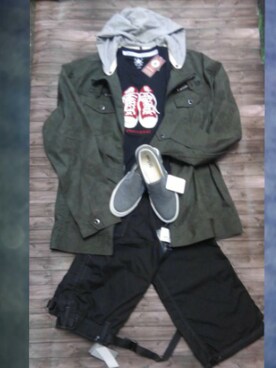 「CONVERSE（コンバース）のアイテム（Tシャツ/カットソー、ブラック系）」を使った、kaiyuugyoさんの春コーディネート