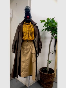 「茶色」｜「アイテム（トレンチコート）」を使った、ドゥブルベーさん（レディース・164cm）の秋コーディネート